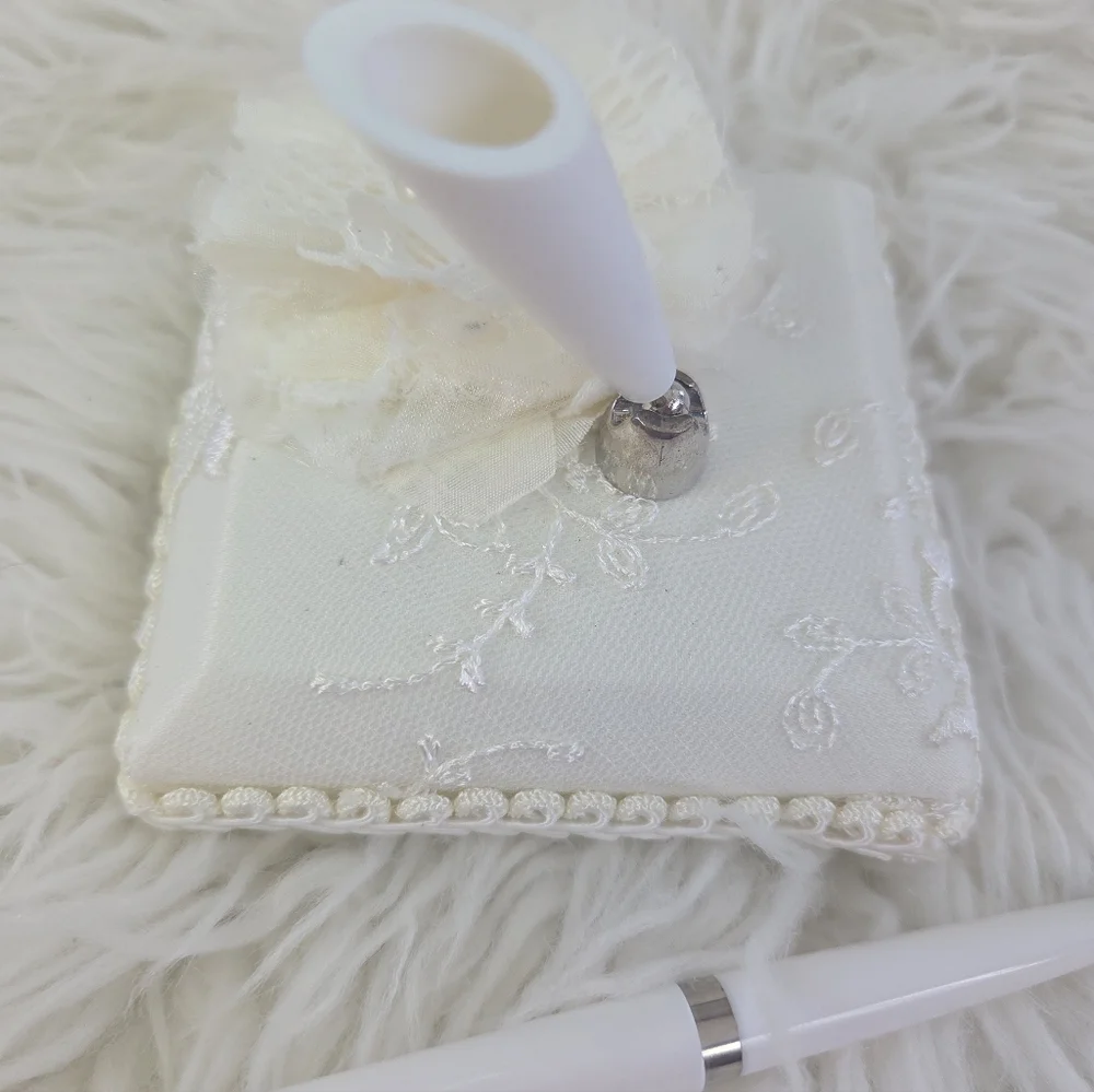 Studio His And Hers Lace Embellished Guest Pen with Floral Holder